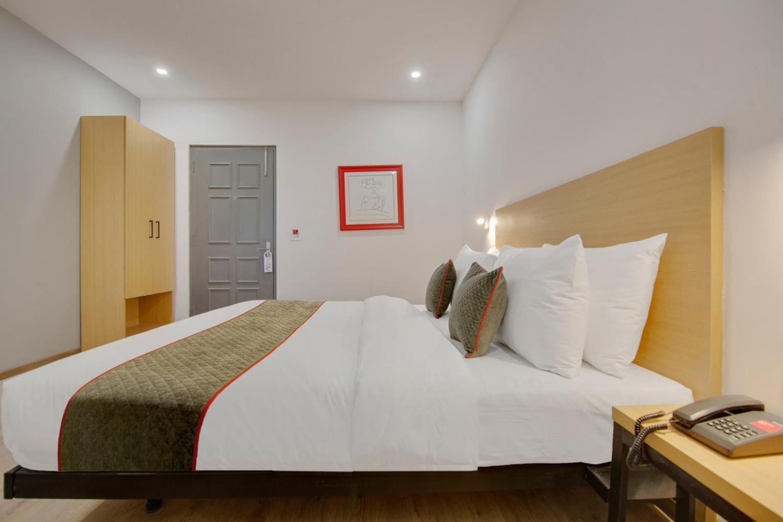Hotel Aerotech Ню Делхи Екстериор снимка