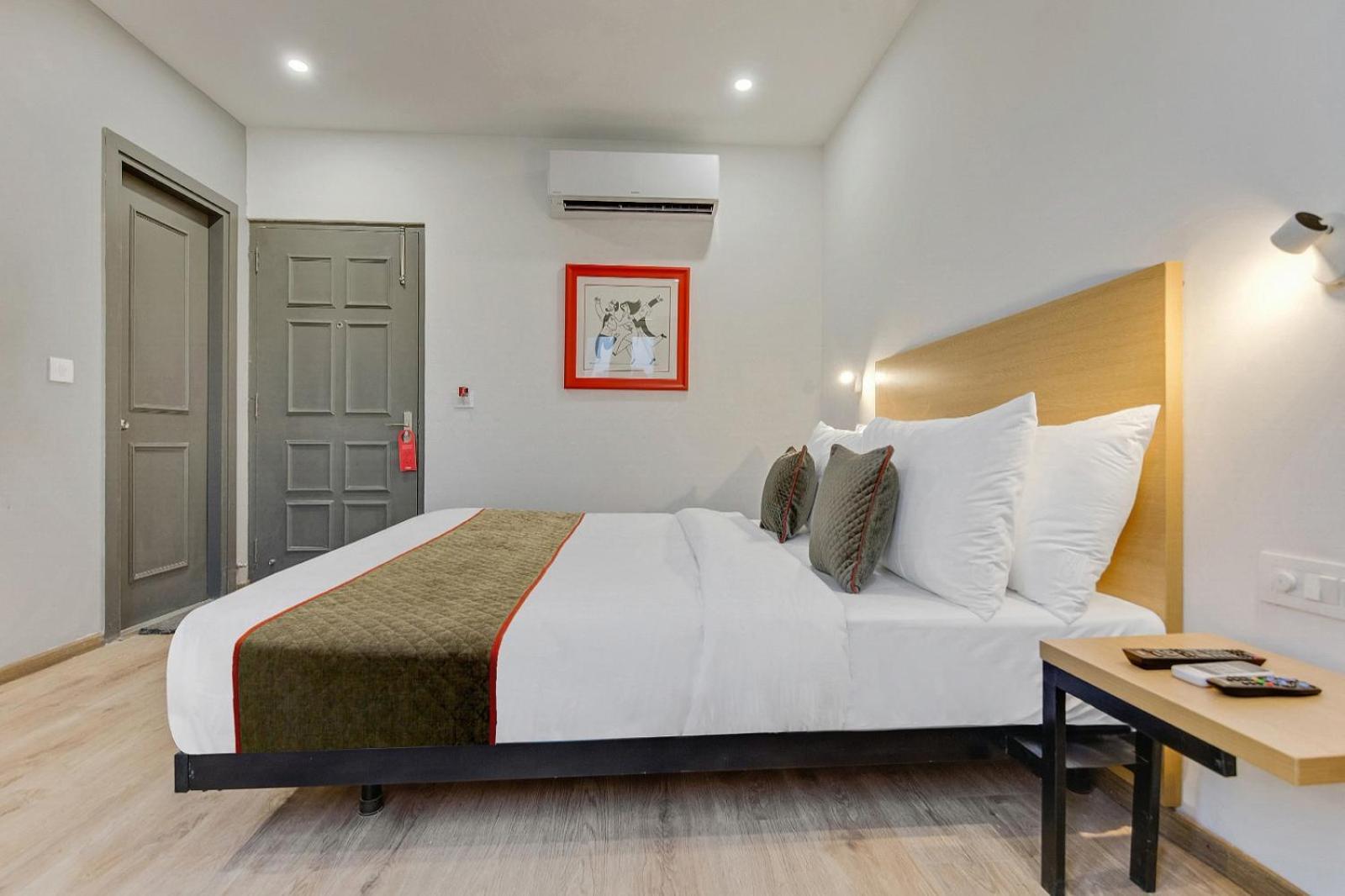 Hotel Aerotech Ню Делхи Екстериор снимка