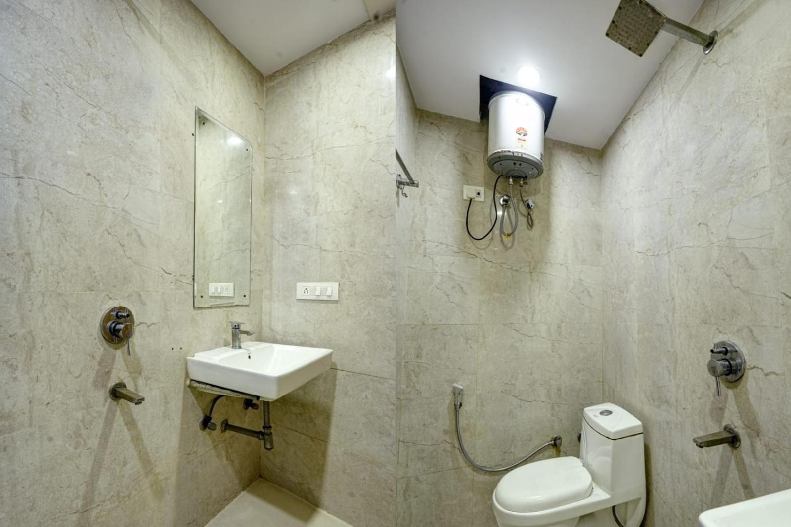 Hotel Aerotech Ню Делхи Екстериор снимка