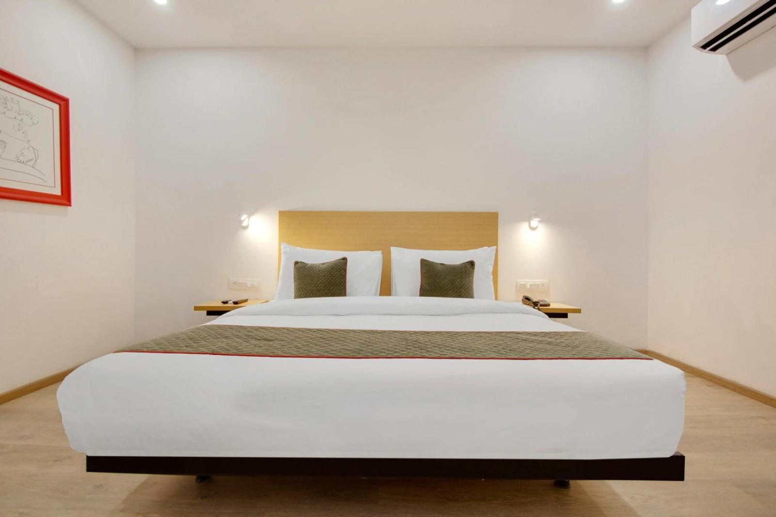 Hotel Aerotech Ню Делхи Екстериор снимка