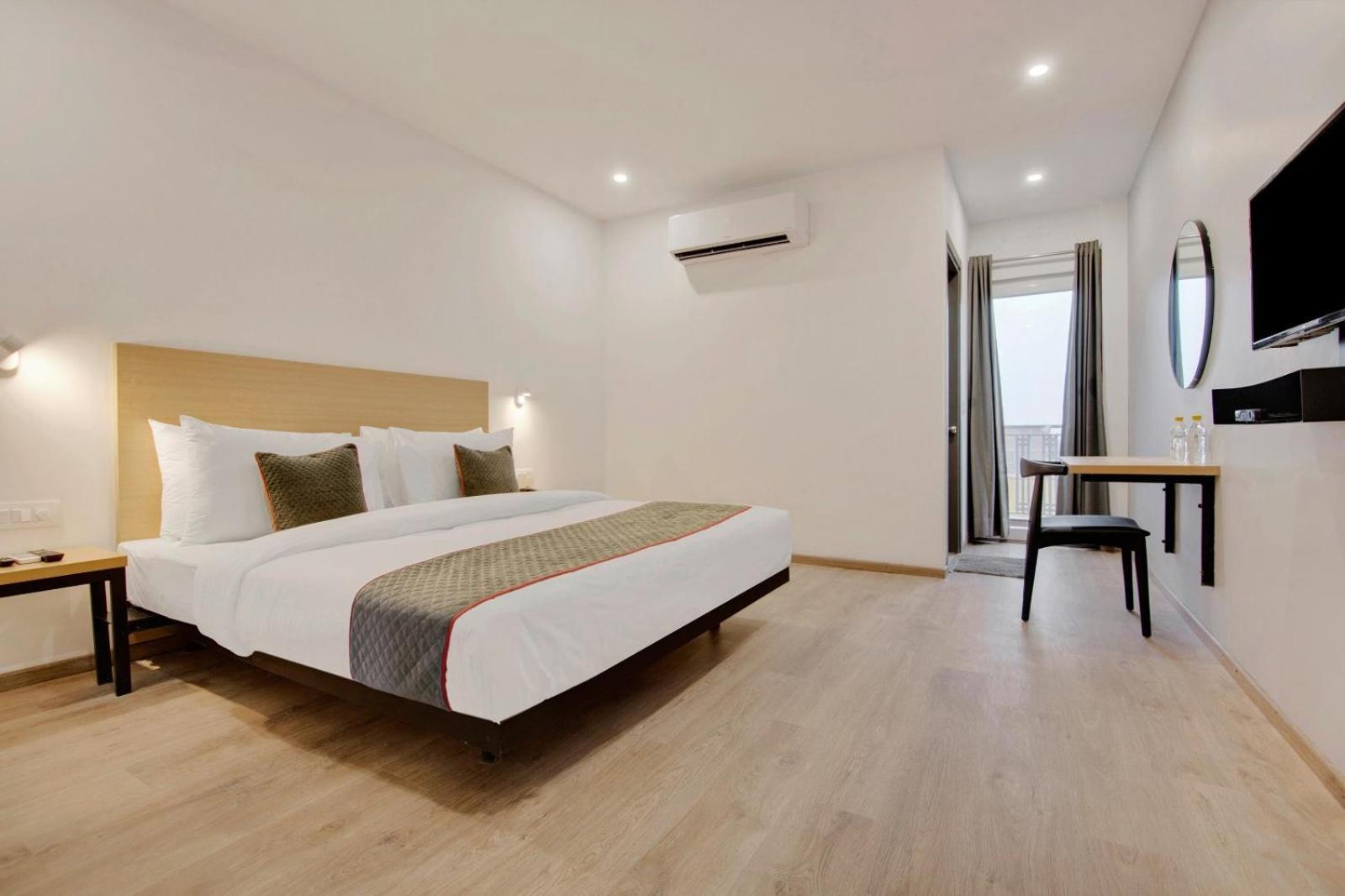 Hotel Aerotech Ню Делхи Екстериор снимка